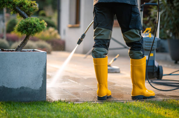 Best Deck Pressure Washing  in Santa Ana, CA